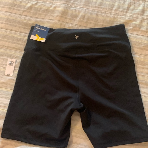 Old Navy Powersoft Bike Short - Picture 1 of 1